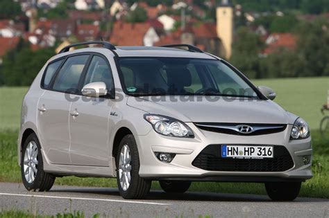 Hyundai I30 CW Images 1 Of 26