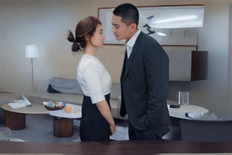 Curiosity Unleashed: Meet The Aristocratic Heiress From The Countryside