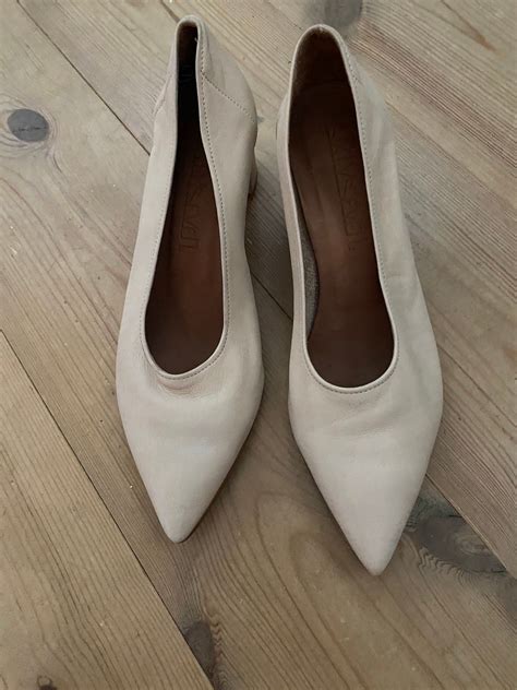 Beige Skinn Pumps Lite Brukt Str 40 Selges Kr 400 FINN Torget