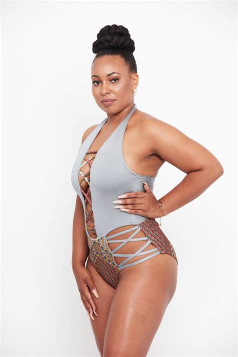 Hot Sexy SHAA Bikini Pics