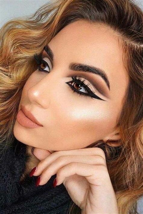 Pin By Diana Ra On Make Up Morenitas Eye Makeup Nude Eye Makeup Cut Crease Makeup