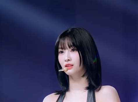 240303 Twice Momo One Spark And I Got You At Inkigayo Kpopping
