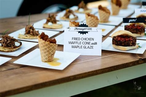 15 Late Night Wedding Snacks That Totally Hit The Spot