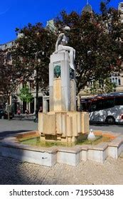 Naked Girl Statue Porto Portugal Stockfoto 719530438 Shutterstock