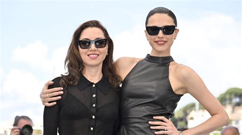 Honey Dont La Historia De Amor Entre Margaret Qualley Y Aubrey Plaza