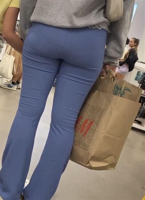 Hot Blonde In Leggings Power Blue Spandex Leggings Yoga Pants Forum