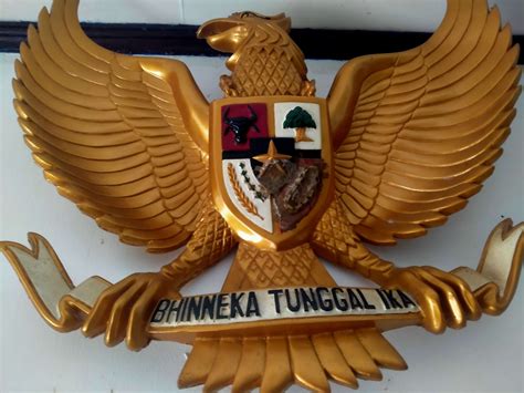 menggali makna pancasila  kehidupan berbangsa indonesia rricoid