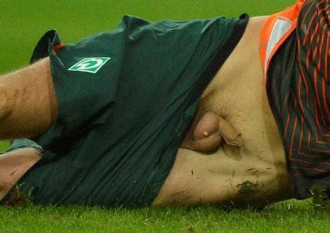 Aaron Hunt Accidentally Naked Dick Pop Out In Schalke 04 Vs Werder