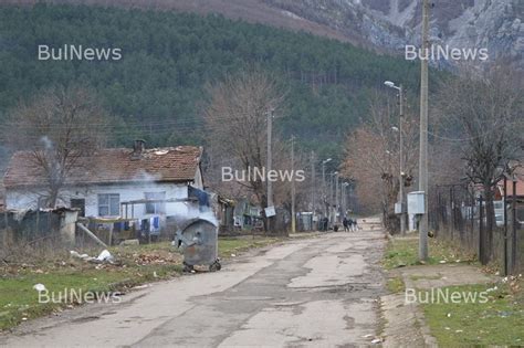 Врачански квартал пропищя от нагли цигани /снимки/