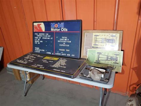 1 Mobil Shop Display Board And 1 Pennzoil Shop Display Board Gavel