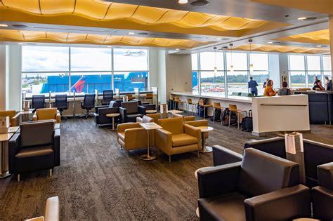 The Club SEA, Concourse S – The Club Airport Lounges