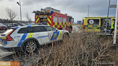 Sex bílar skemmdir í árekstri á vistgötu Fjarðarfréttir