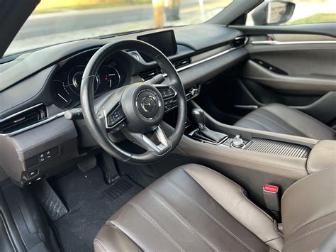 2021 6 Signature Interior Rmazda
