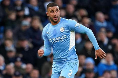 Manchester City Kyle Walker Film Ivre En Train De S Exhiber Dans Un