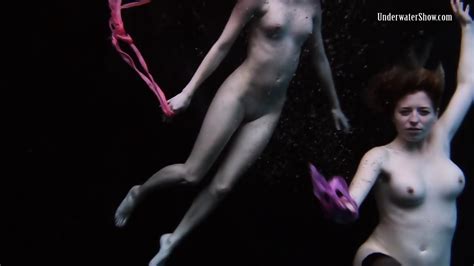 Underwater Hot Girls Swimming Naked