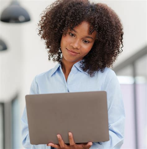 Facilitez vos démarches et obligations avec l’Urssaf • CGSS Martinique