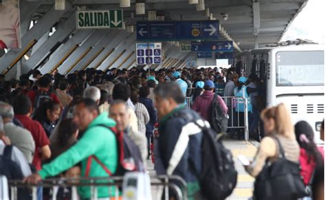 Metropolitano Transportistas Bloquean Y Protestan En V A Del Servicio