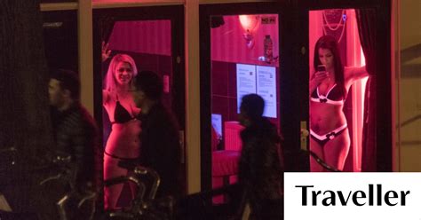 Amsterdam Bans Tour Groups From Seeing Sex Workers Windows