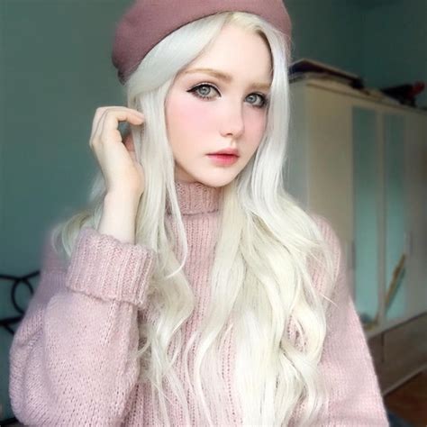 Hot girl 19 tuổi xinh như búp bê được gọi là tiên nữ giáng trần