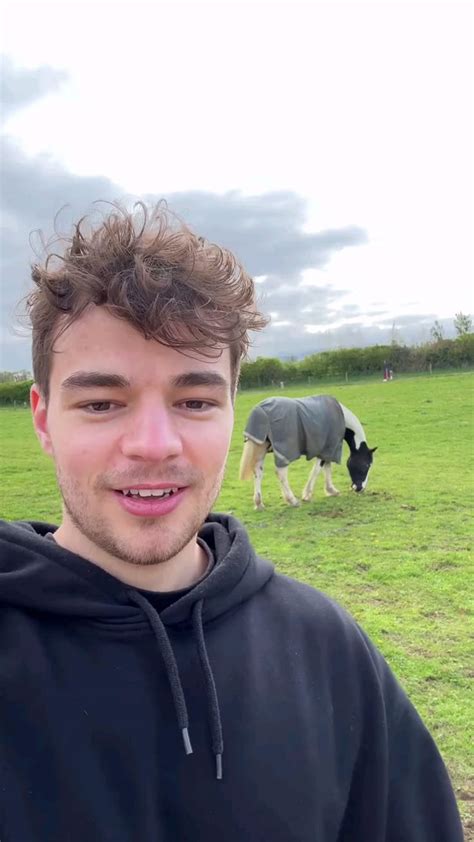 Arthurfrederick Arthurtv Italianbach In Hot British Men Youtubers British Youtubers