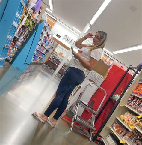 Mature Woman Had An Amazing Shape On Her Spandex Leggings Yoga Pants Forum