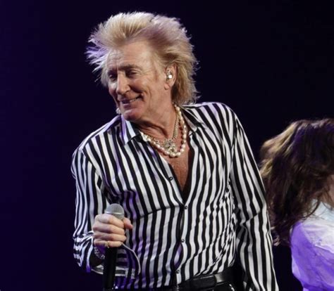 Get ready to rock with legendary British rocker Rod Stewart in KL next ...