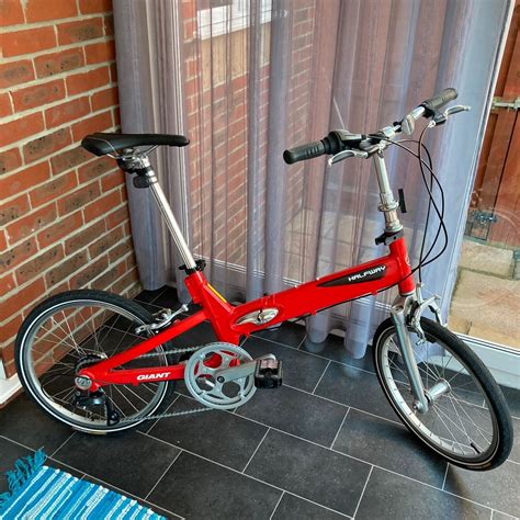Giant Halfway Folding Bike - 7 Speed - Easy to Store - Exceptional