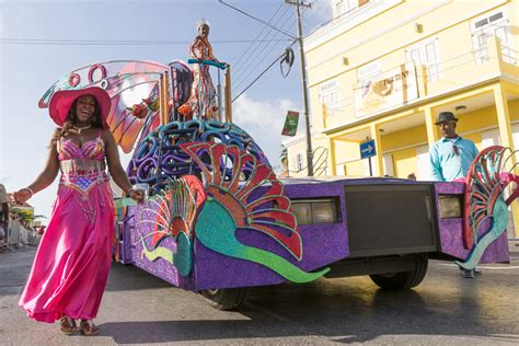 Curaçao Carnival’s Grand Parade – Curaçao For 91 Days