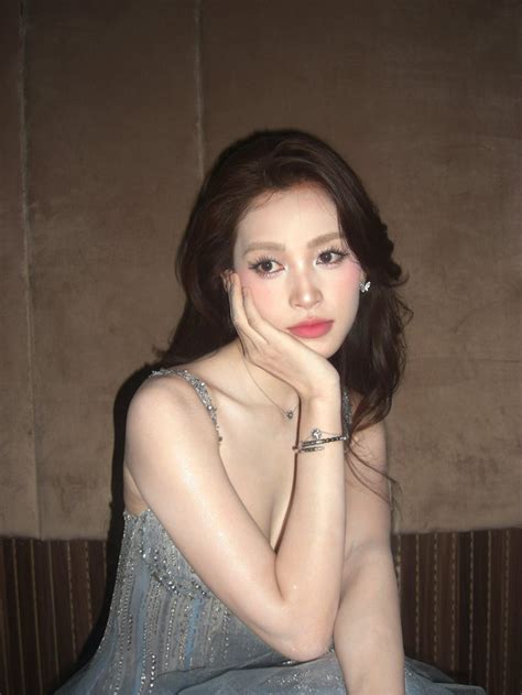 Hoa H U Ti U Vy P Tr C Ng Khi B Ph N T I Ng Y Ng Nh Bikini M