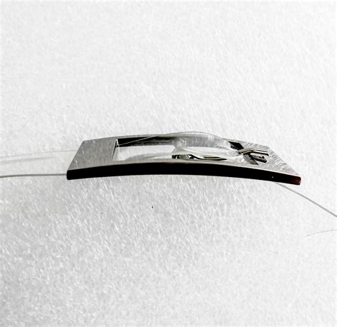 Fashion guides describe what buckles work best for your outfit 17