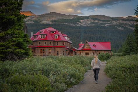 Beautiful Banff Cabin Rentals To Cozy Up In