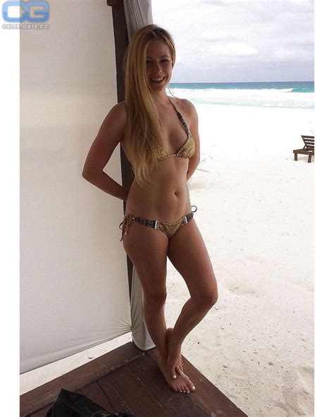Avril Lavigne Nude Pictures Onlyfans Leaks Playboy Photos Sex Scene Uncensored