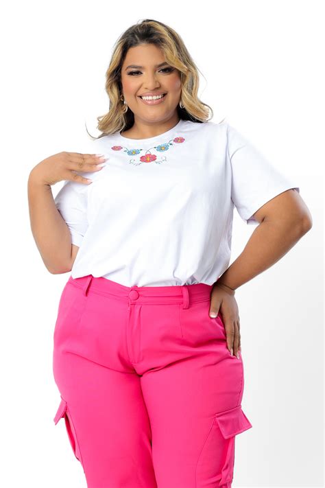 T Shirt Plus Size Bordado Na Gola Flores Branco Atacado Tshirt