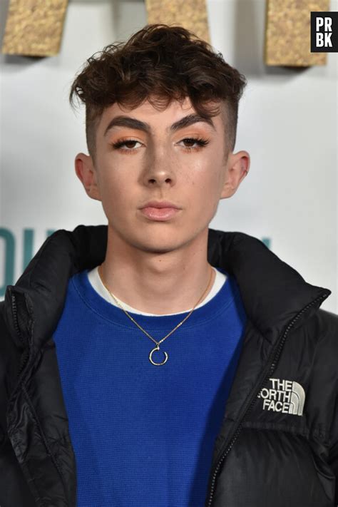 Photo Guest Lors De La Premi Re De La Saison De La S Rie T L Vis E Netflix Sex Education