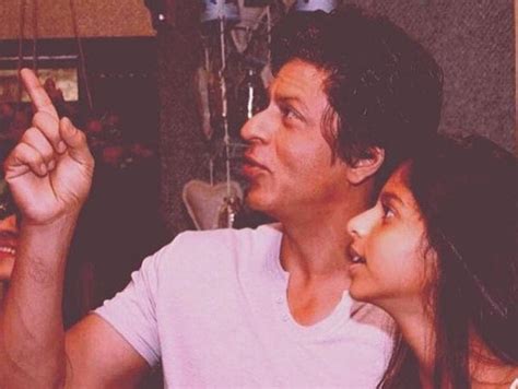 Shah Rukh Reveals Why He Got Suhanas Bikini Pic Removed From Media Sites Bollywood