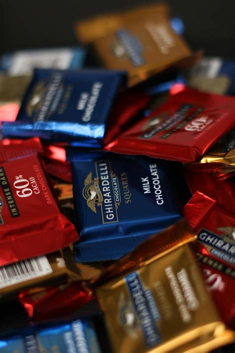 Бесплатные стоковые фото на тему ghirardelli, ассорти из шоколадных ...