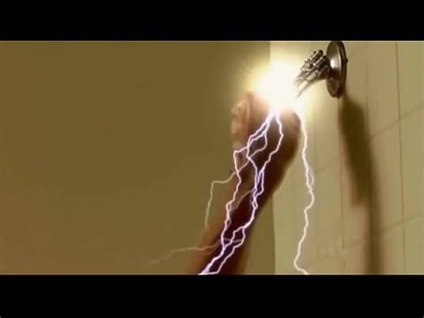 Cheerleader Massacre 2 Scène de douche blonde nue sexy XVIDEOS