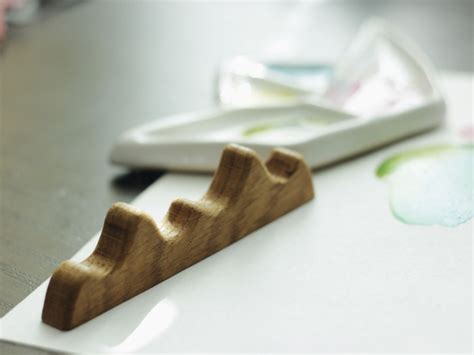 Характеристики Подставка деревянная под кисти для художника горы ...