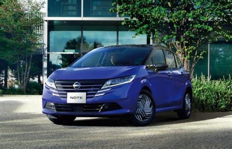 В Японии представлен гибридный Nissan Note с изменениями дизайна спереди