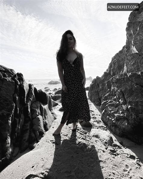 MADISON MCLAUGHLIN Feet - AZNudeFeet