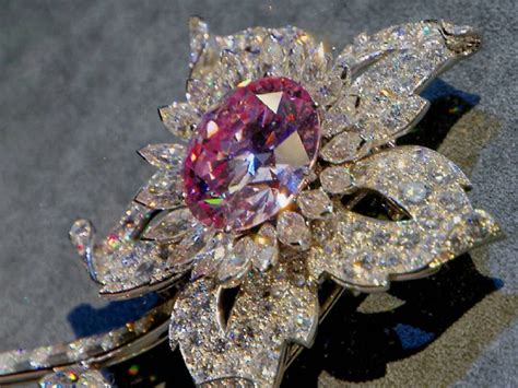 Секреты цветных бриллиантов: якутские камни, за которые выкладывают ...