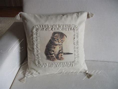 Kats Piillows 2 Pillows Throw Pillows Kats