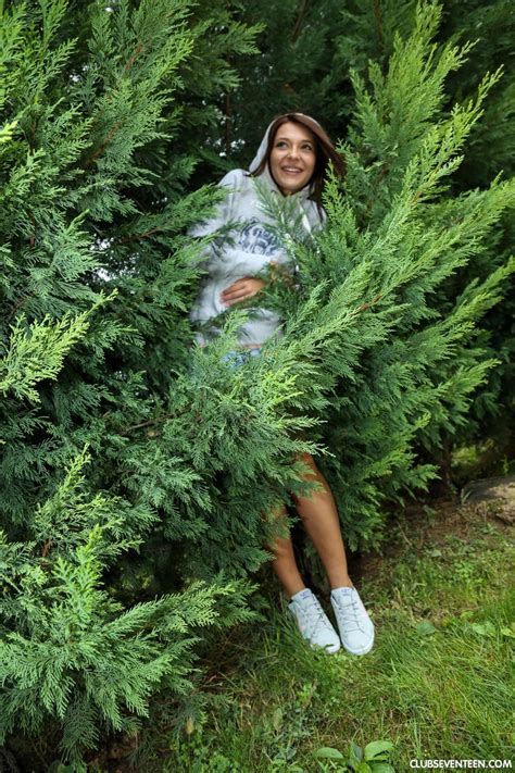 Sexy Teen Alexis Brill Gets A Pussy Licking A Good Dicking On The Couch Coedcherry