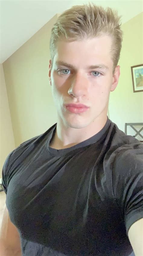 Pin By Lourens Du Preez On Blonde Hunks Blonde Guys Cute White Guys Blonde