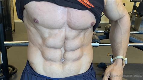 HOLY FUCK THOSE ABS ThisVid