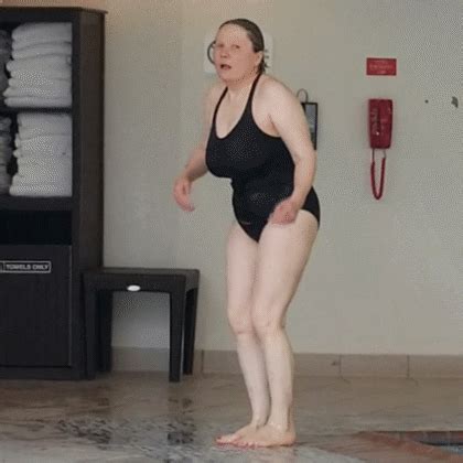 Mature Masturbating GILF Plays Peek A Boo GIFs Pics XHamster