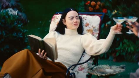 We Keep Talking About Emma Stone S Nude Scenes In Poor Things Can We Talk Instead About Her