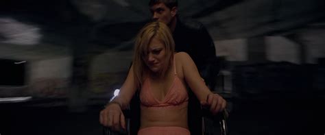 Naked Maika Monroe In It Follows