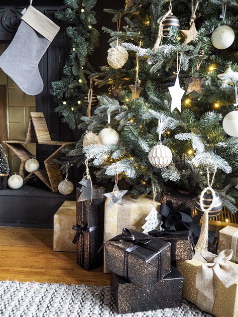 Christmas Tree Styling With Cox And Cox Kerry Lockwood In Detail