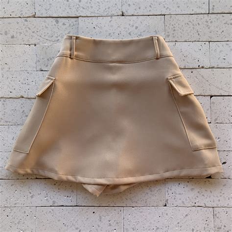 CONJUNTO ALFAIATARIA CASAQUINHO E SHORT CARGO NUDE Dondoca Moda Feminina